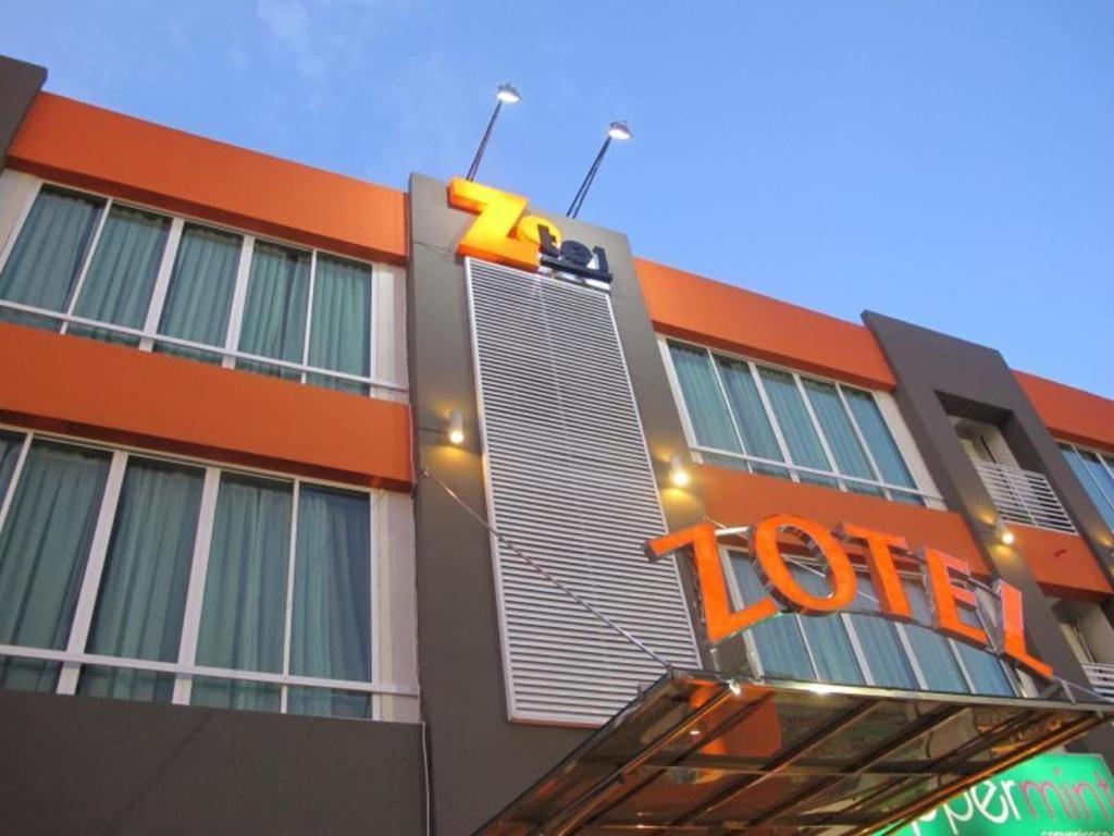 Zotel Business & Leisure Hotel Kuching Exterior photo